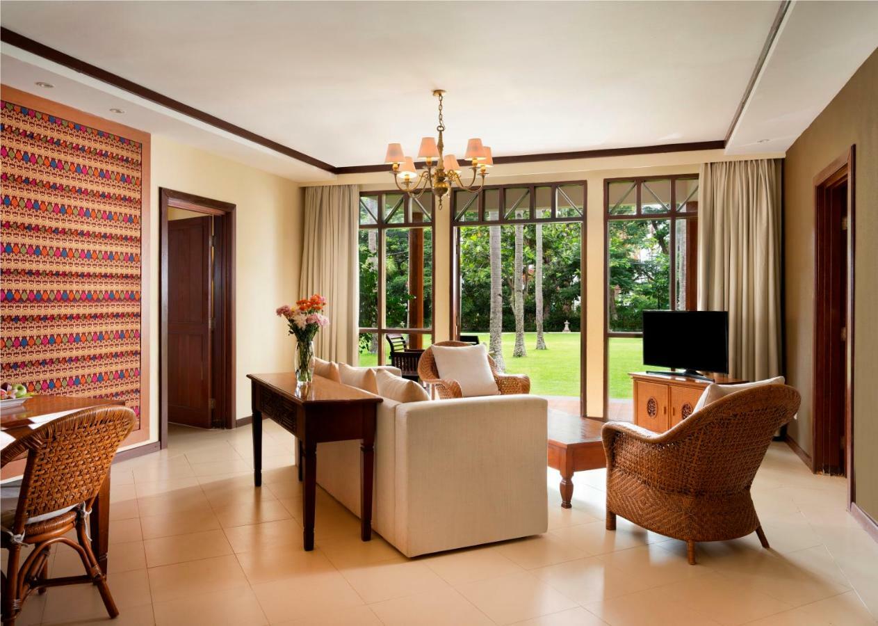 Mangsit Suites By Holiday Resort Lombok Exterior foto